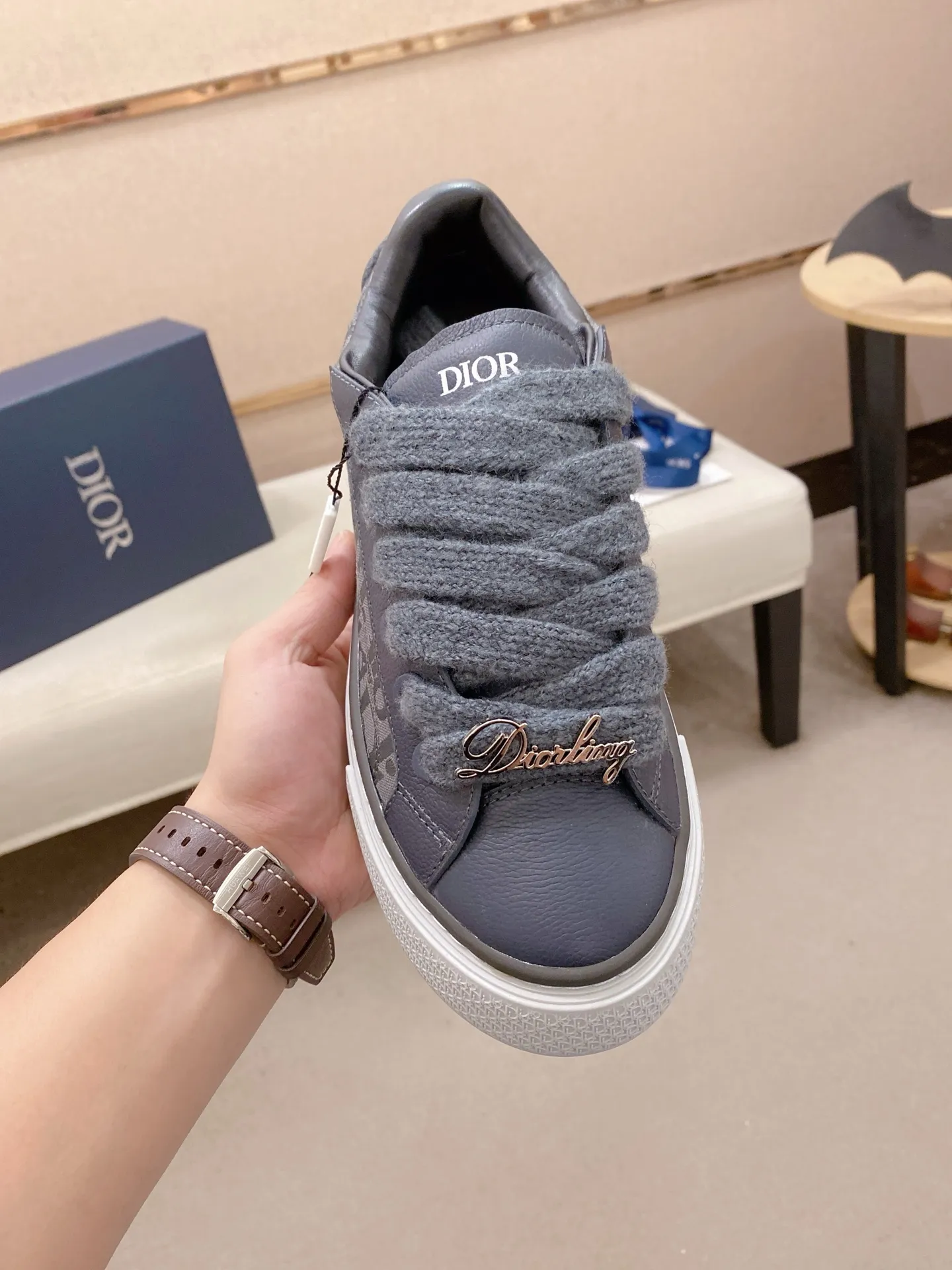 Factory price: 300 Men's shoes 💰[Dior·Dior] Top 🔍Couple style 💏🔍New casual sports style couple shoes, new four-season design, perfect workmanship, lace-up lazy style to create cabinet quality, upper: imported first-layer cowhide, sheepskin lining is soft and comfortable, ultra-light TPU wear-resistant outsole, simple, versatile fashion men's shoes, excellent color code number 35--44